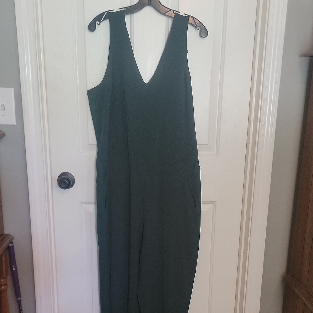 Dark Green Sleeveless Jumpsuit